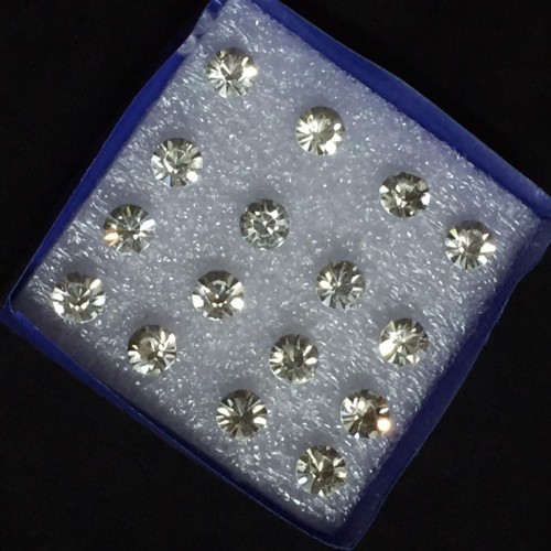 minđuše set 8 pari